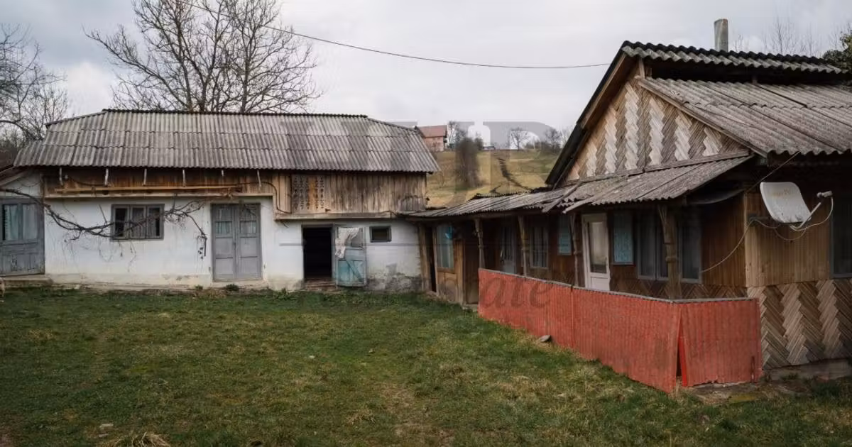 Casă individuală de vânzare cu 5 camere, mobilată în Strugari