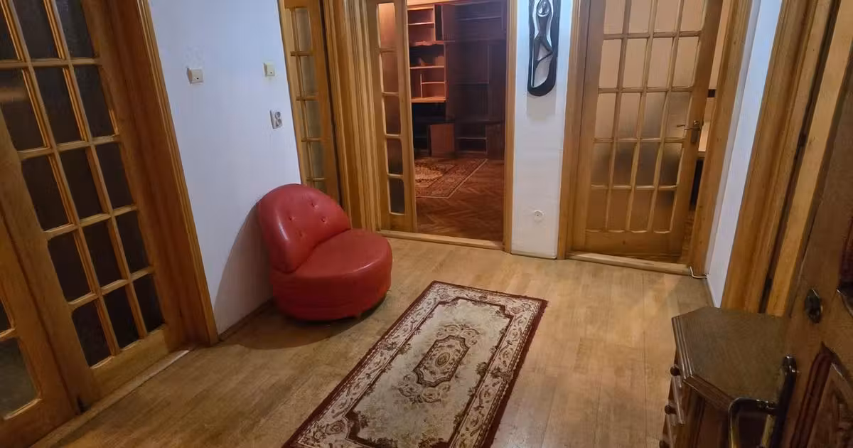 Apartament de vânzare cu 3 camere, mobilat în zona Zimbru, Bacău