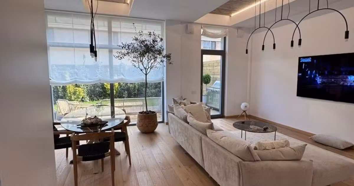 Casă de vânzare cu 4 camere în zona Iancu Nicolae, Sector 1