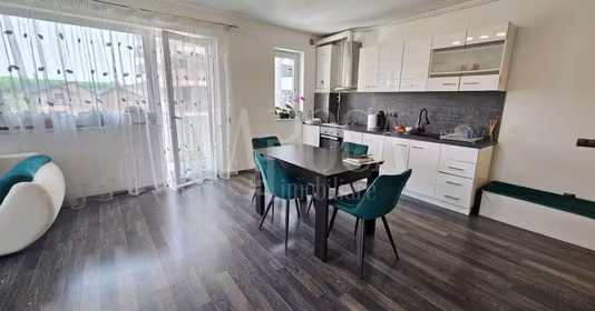 Apartament Florești