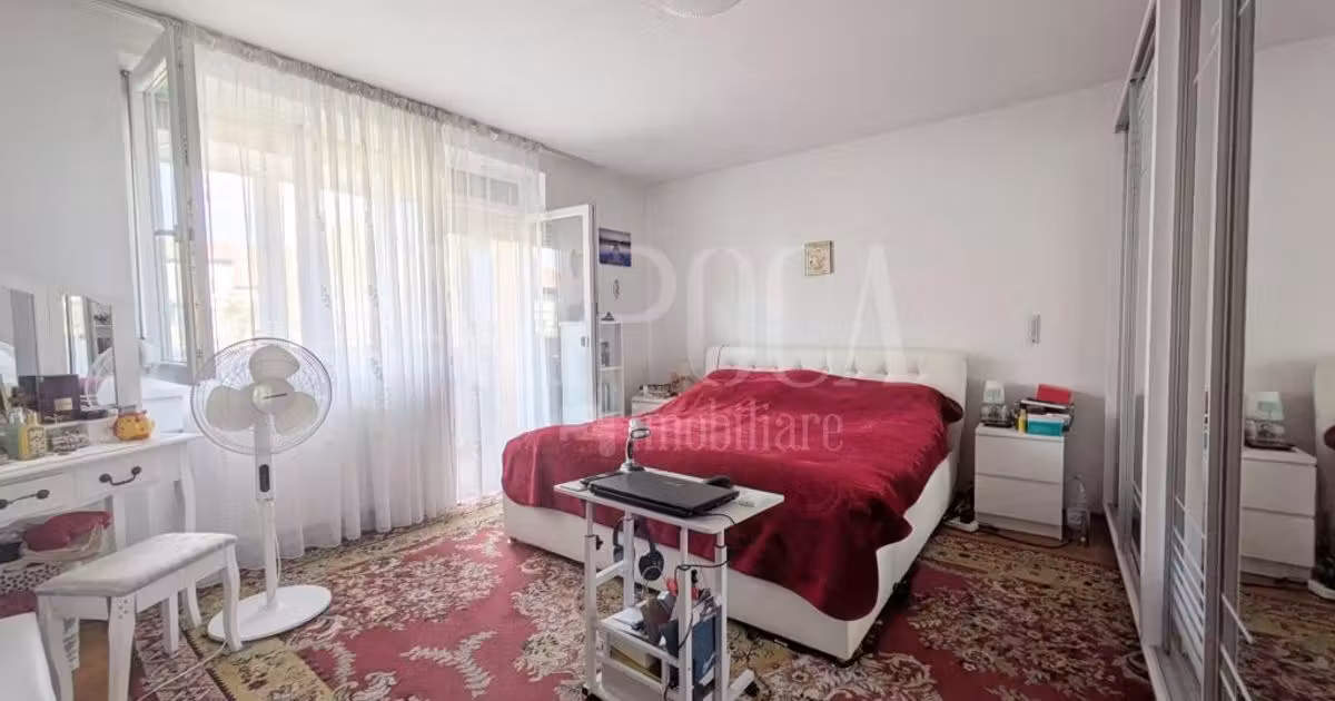Apartament de vânzare cu 4 camere în zona Rogerius, Oradea