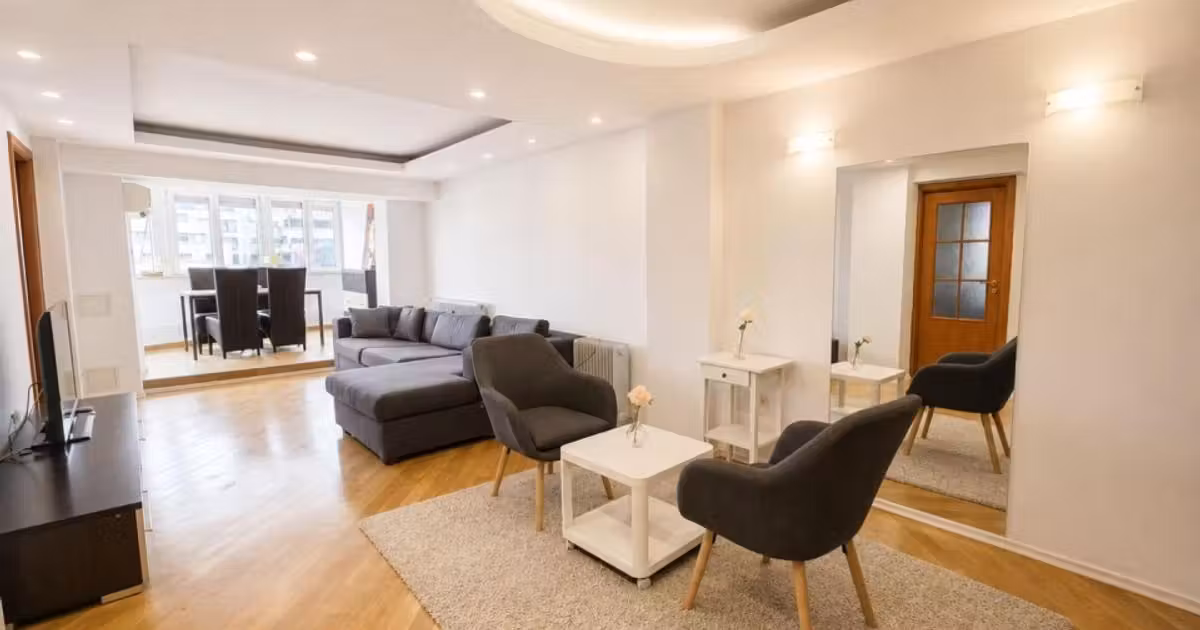Apartament de vânzare cu 2 camere, mobilat în zona Unirii, Sector 3