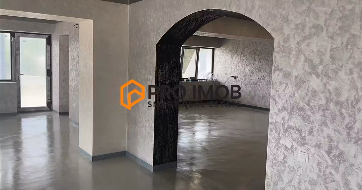 Spațiu comercial de vânzare de 842 mp, în Zărnești
