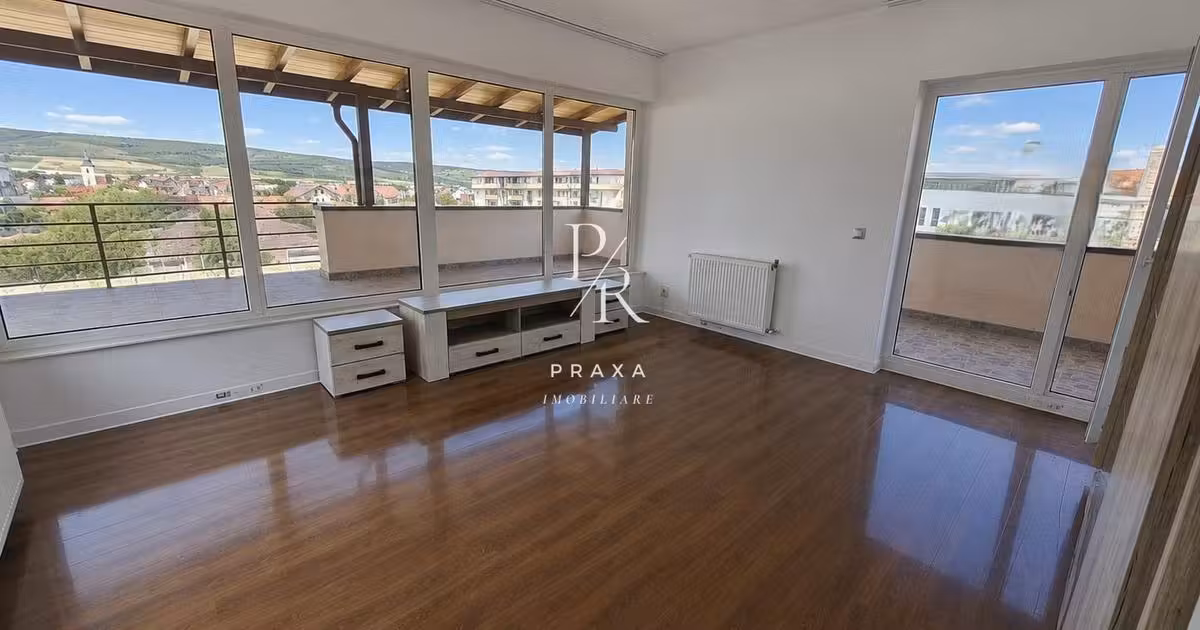 Duplex de vânzare cu 4 camere, mobilat în Florești