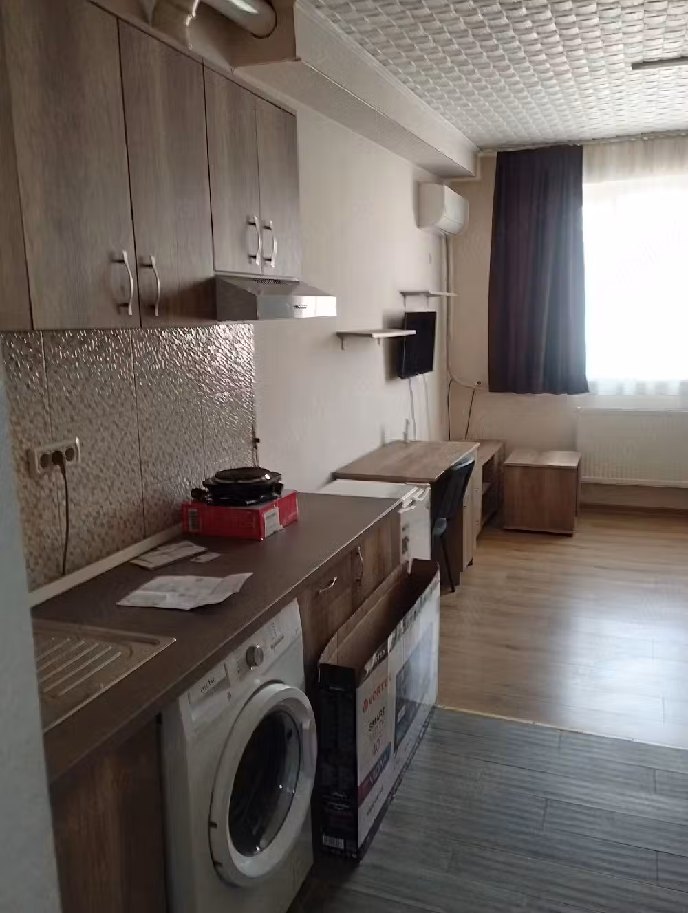 proprietar inchiriez garsoniera Uta