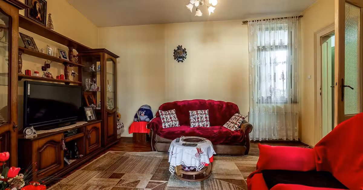 Apartament de vânzare cu 3 camere, mobilat în zona Central, Arad