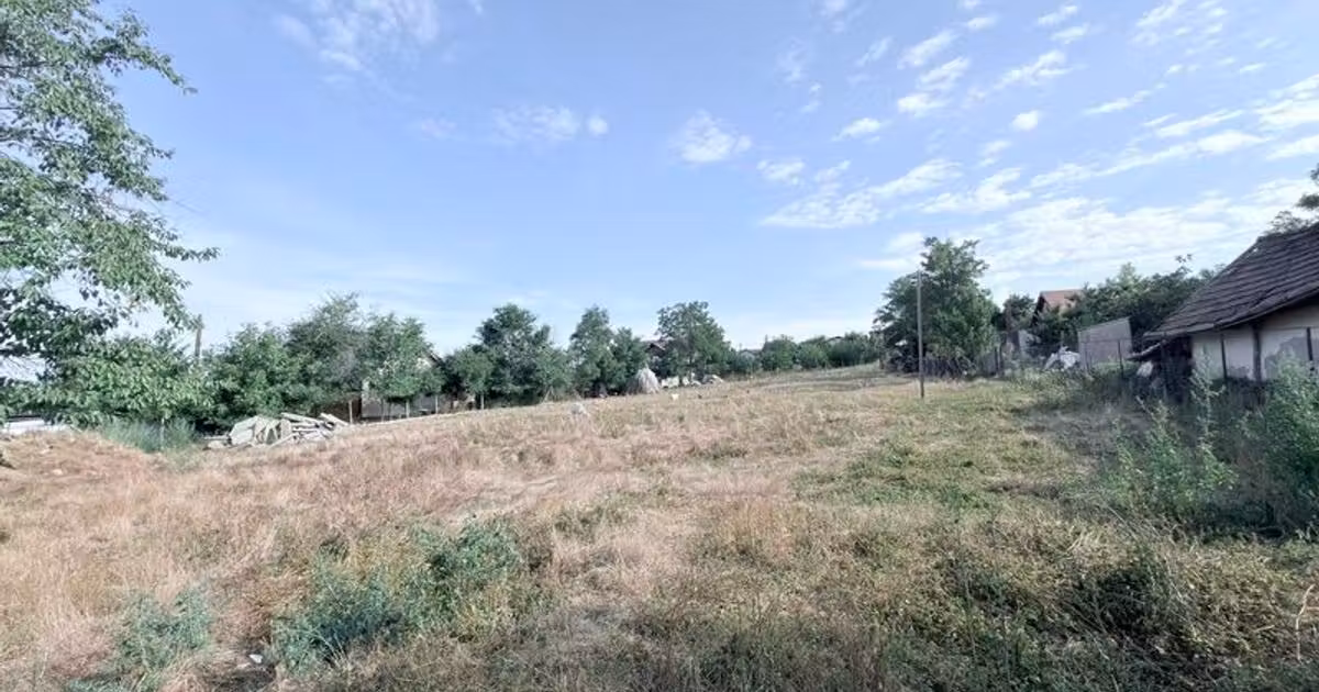 Teren Construcții intravilan de vânzare de 2300 mp, în Răchiți