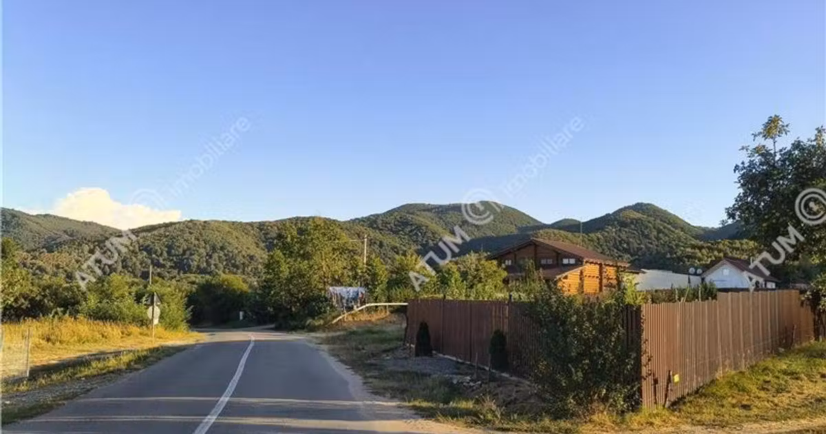 Teren Construcții intravilan de vânzare de 1025 mp, în Sibiel