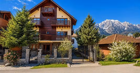 Spațiu comercial Exterior Est