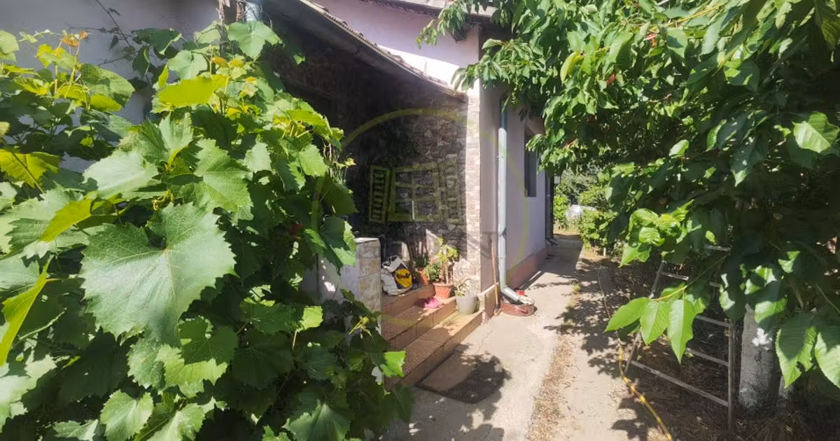 Casă individuală de vânzare cu 3 camere în zona Bariera Vâlcii, Craiova
