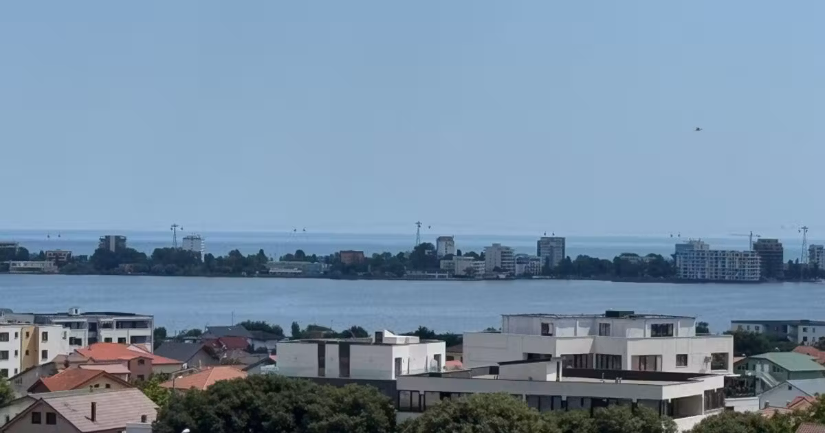 Apartament de vânzare cu 3 camere în zona Tomis Plus, Constanța