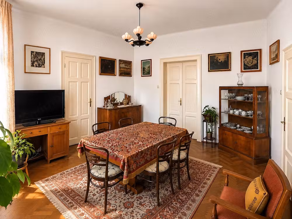 Apartament la casa - Curte comuna - Zona centrala - IMOBIHOR