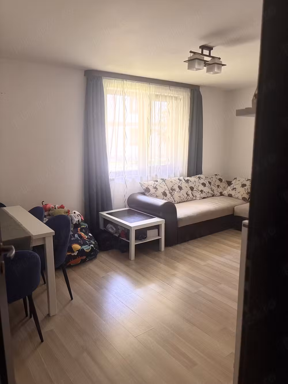 Apartament 2 camere, zona Tractorul