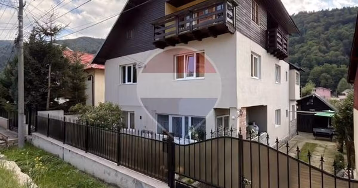 Casă individuală de vânzare cu 9 camere, mobilată în Azuga