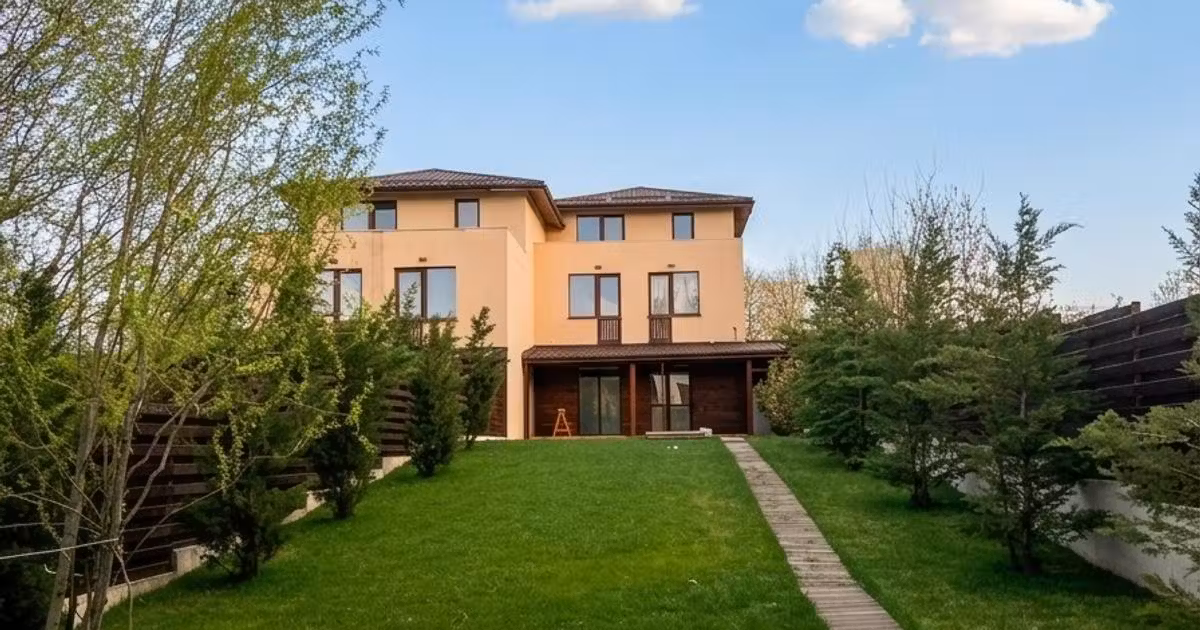 Casă individuală de vânzare cu 5 camere în Ciofliceni