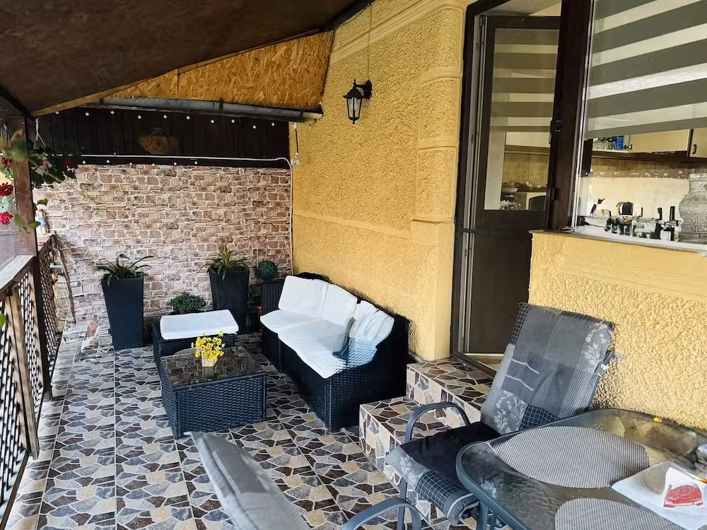 Casa de vanzare la 10 Km de Zalau, complet utilată.