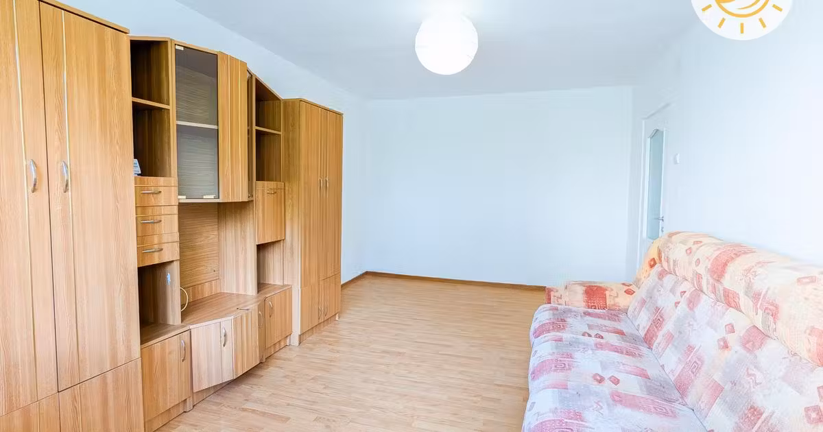 Apartament de vânzare cu 4 camere în zona Răcădău, Brașov