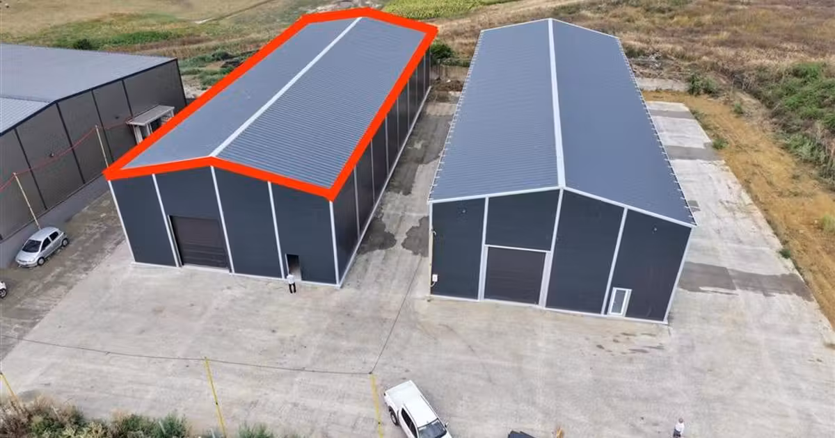 Spațiu industrial de vânzare de 585 mp, în Lețcani
