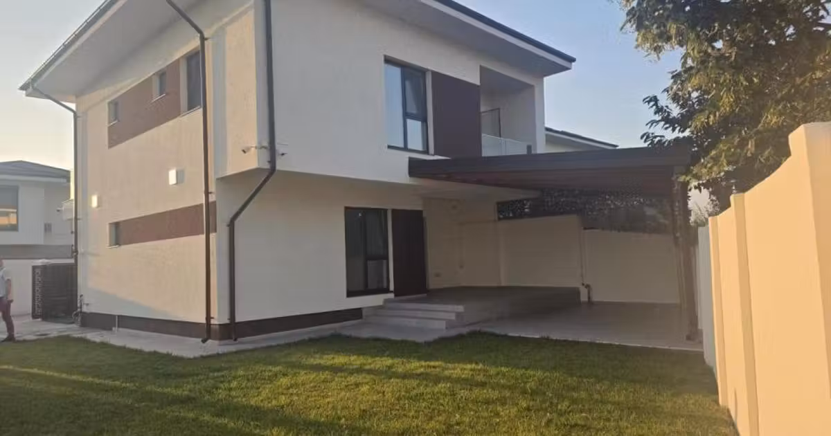 Casă individuală de vânzare cu 4 camere în Tunari