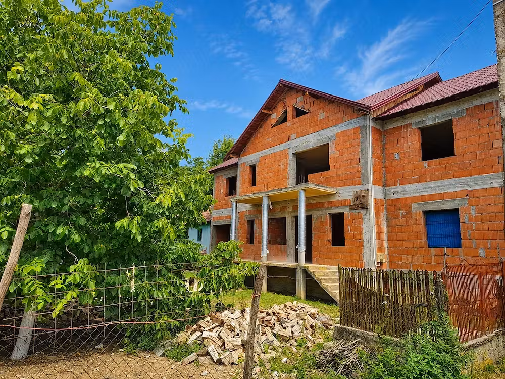 Casă · 6 camere · 250 m², Cioboti, Băbeni
