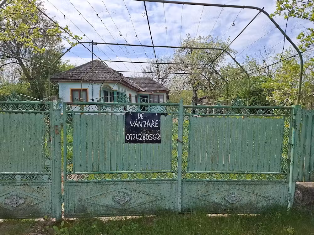 Casa + Teren de Vanzare Sat Sfacaru 95 Comuna Podenii Noi Prahova