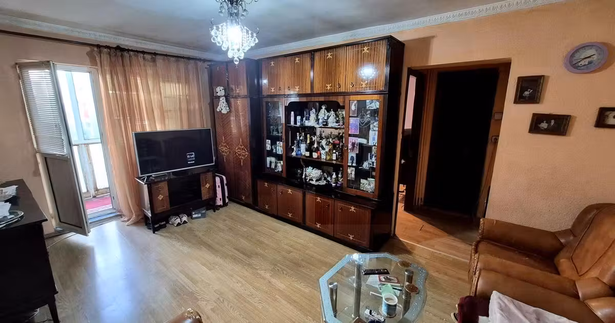 Apartament de vânzare cu 4 camere în zona Rahova, Sector 5