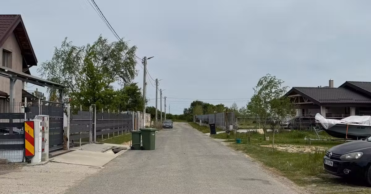 Teren Construcții intravilan de vânzare de 2500 mp, în 1 Decembrie