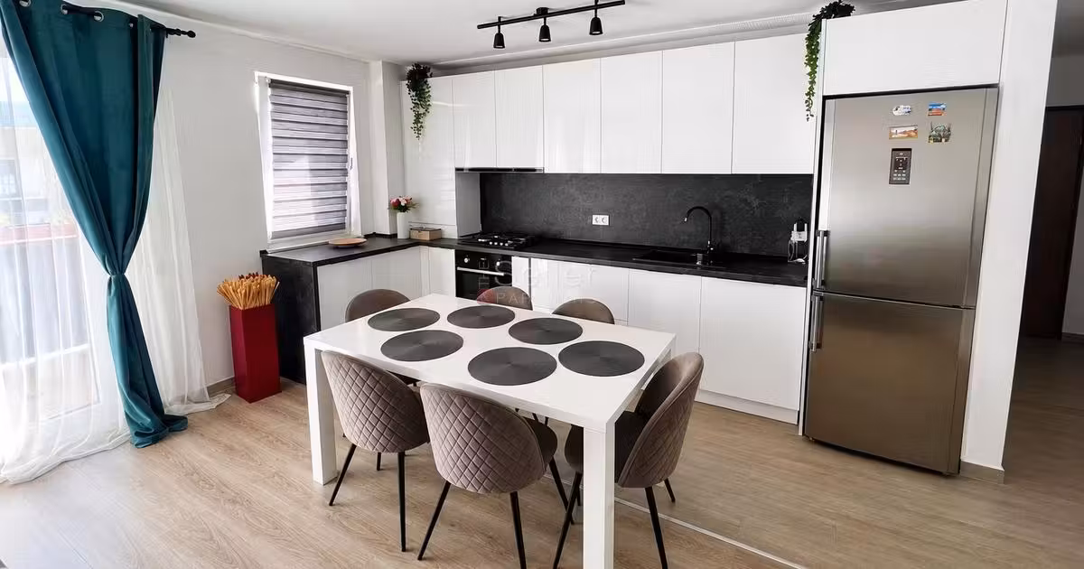 Apartament de vânzare cu 2 camere, mobilat în zona Răcădău, Brașov