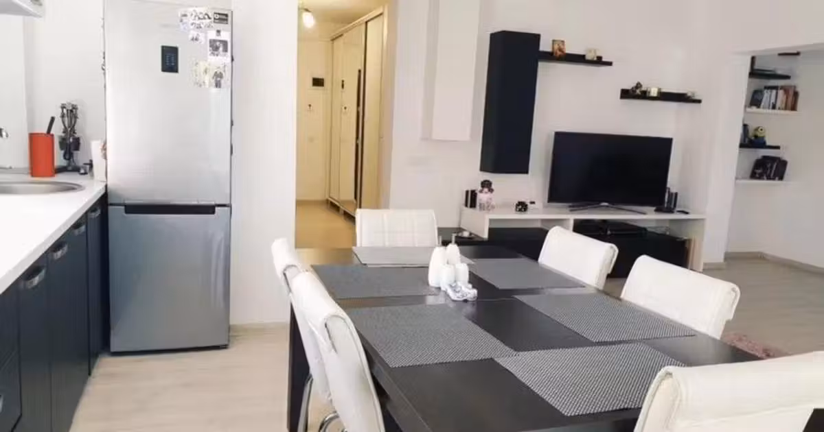 Apartament de vânzare cu 3 camere în Valea Lupului
