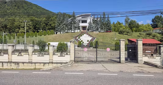 Casă Slănic-Moldova