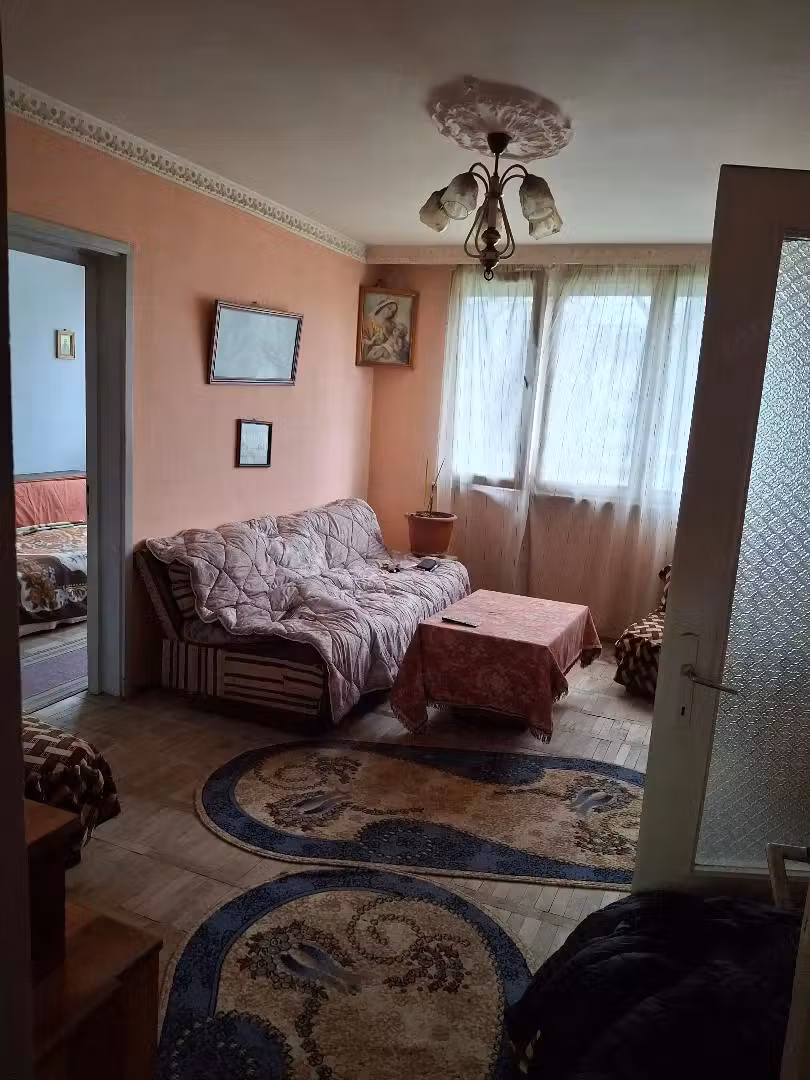 Apartament 4 camere Tiglina2 et1 4 ,2 Balcoane,simplu 87 000 euro neg