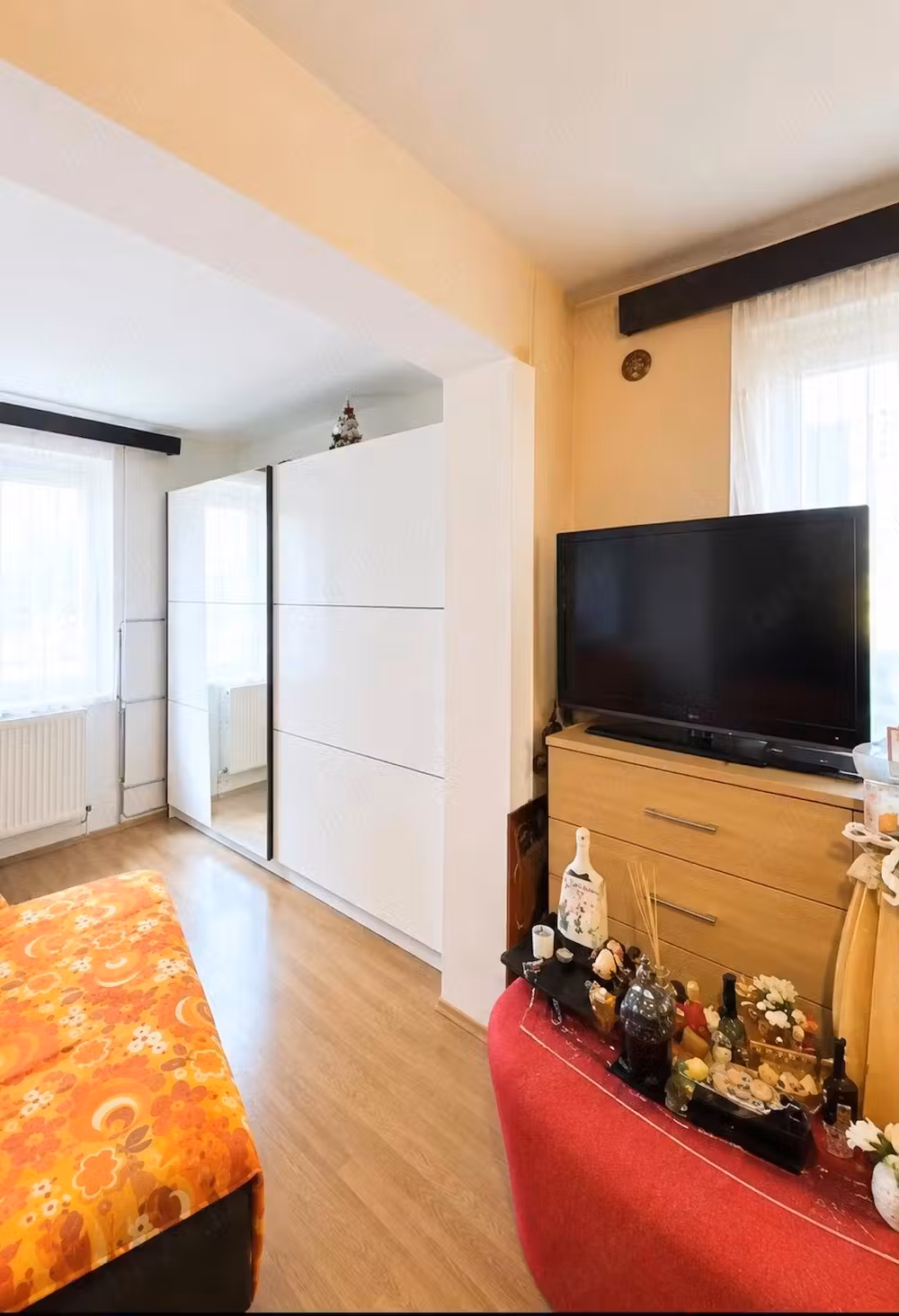 Apartament 3 camere, Parter , ultracentral, Centrul Civic , Oradea.