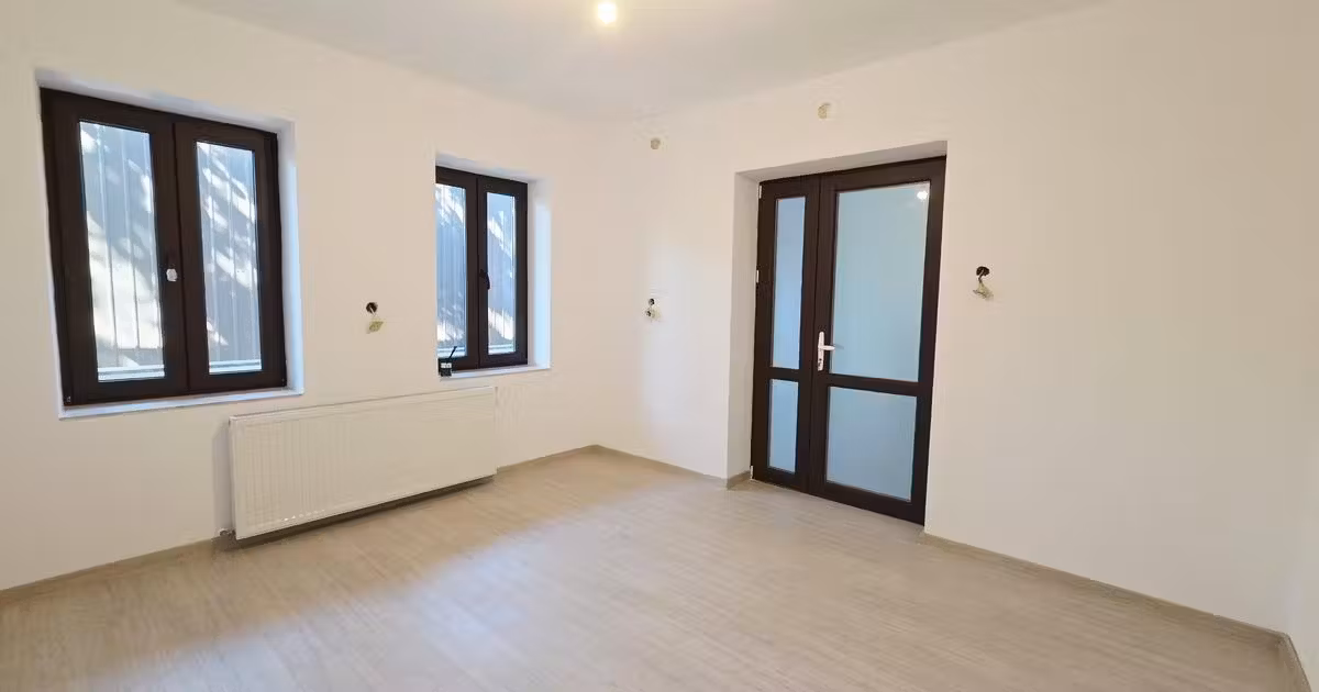 Casă individuală de vânzare cu 2 camere în zona Piața Centrală, Galați