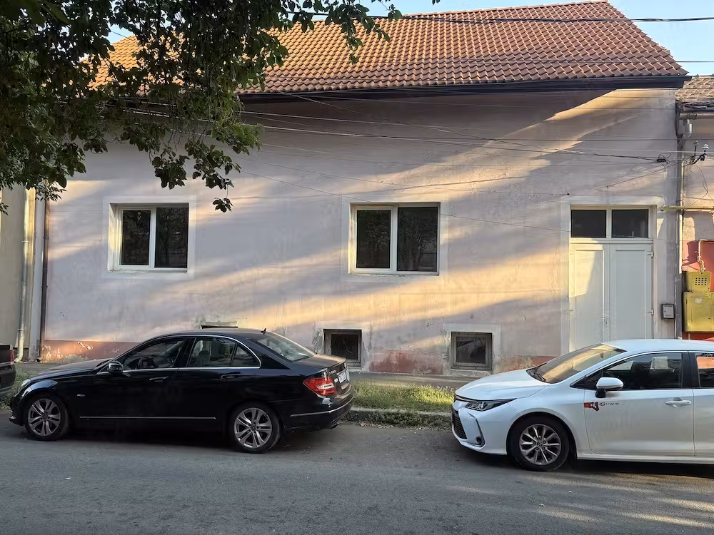 Închiriez cameră la casa zona blascovici