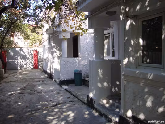 Casă DR SARII