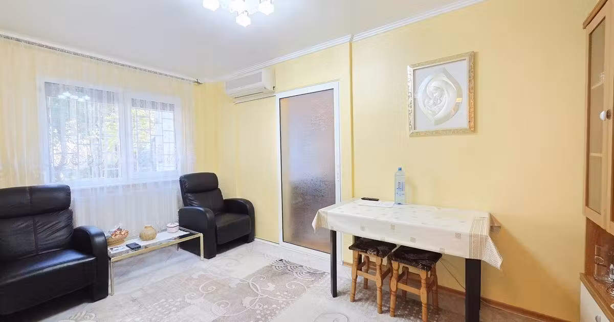 Apartament de vânzare cu 3 camere în zona Micro 40, Galați