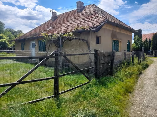Casă Livezeni