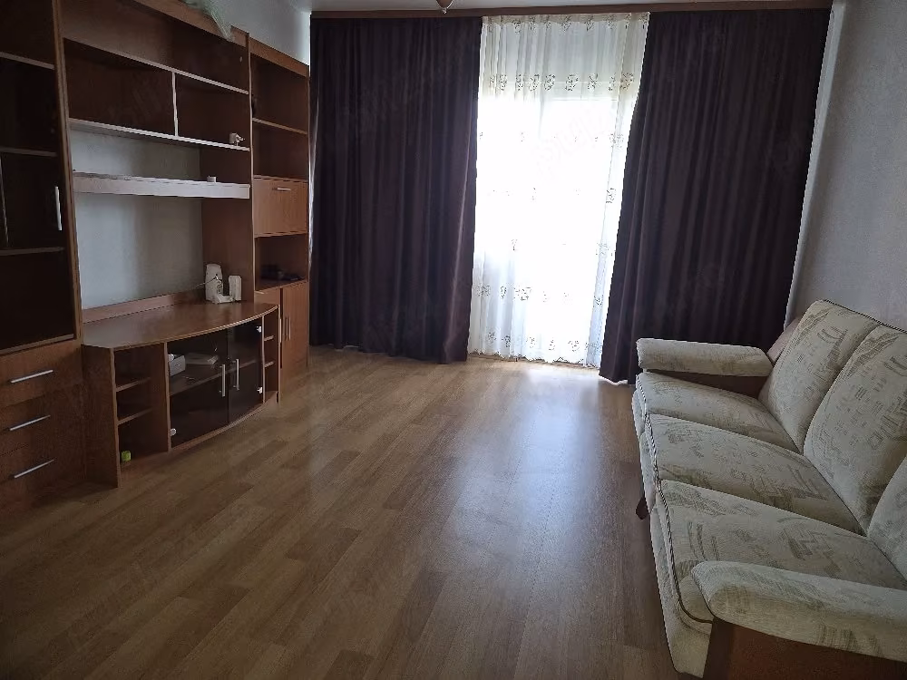 Apartament de inchiriat.
