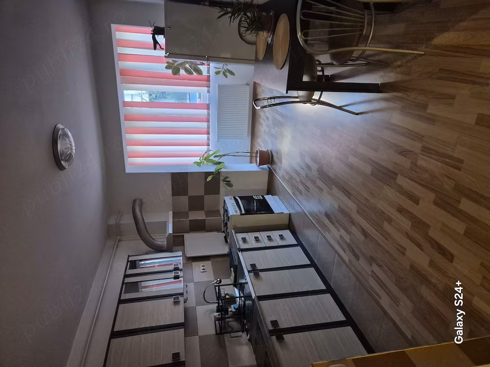 Închiriez apartament 2 camere utilat si mobilat . Pret 1650lei