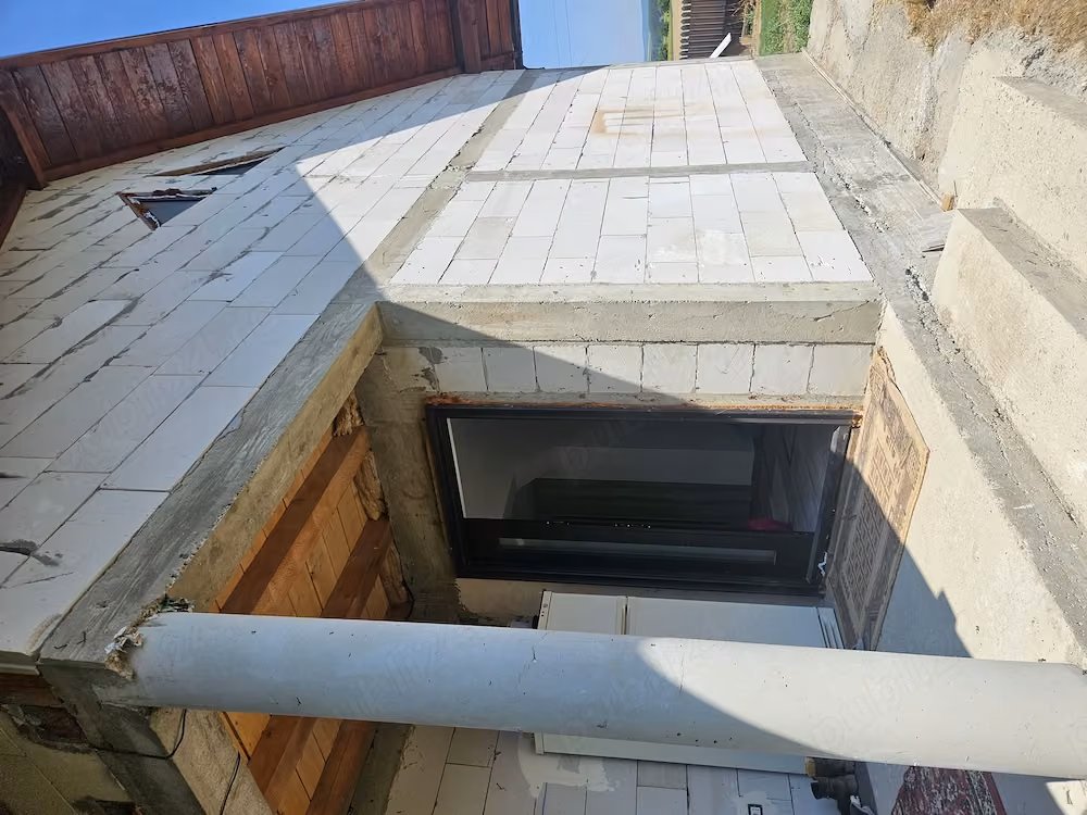 Casă de vânzare   cca. 100 mp construiți + teren 1.000 mp | 58.000   negociabil
