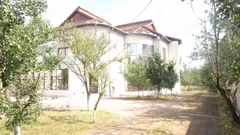 Vand casa de locuit sau pentru pensiune in Deva, zona 22 Decembrie, S+P+1+M, contructie din BCA