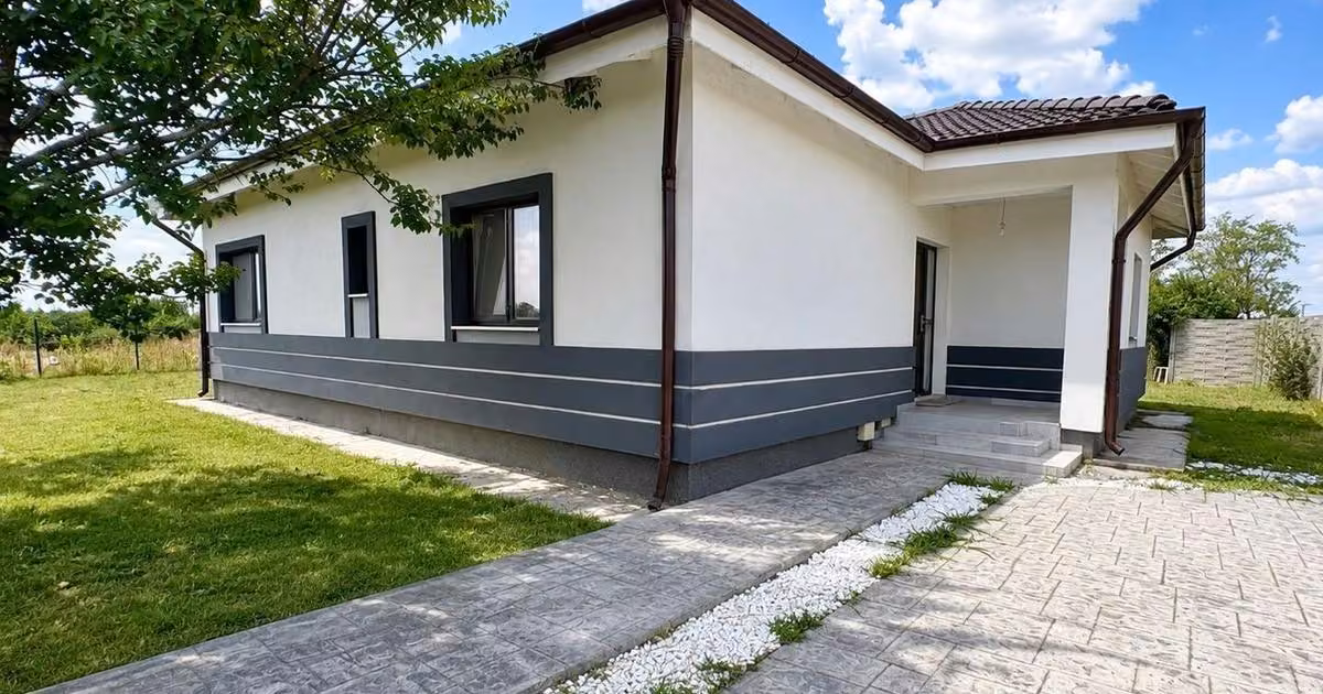 Casă individuală de vânzare cu 4 camere în Moșnița Nouă