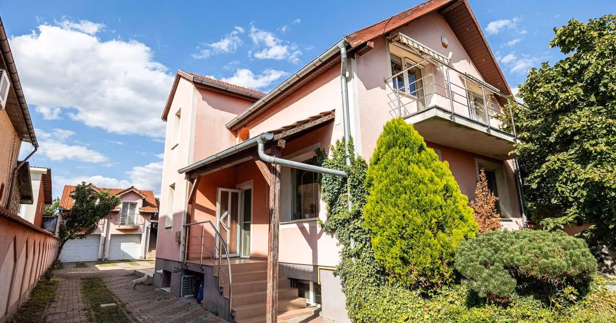 Casă individuală de vânzare cu 6 camere, mobilată în zona Gai, Arad