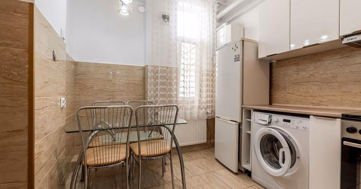 Apartament de vânzare cu 2 camere, mobilat în zona Pârneava, Arad