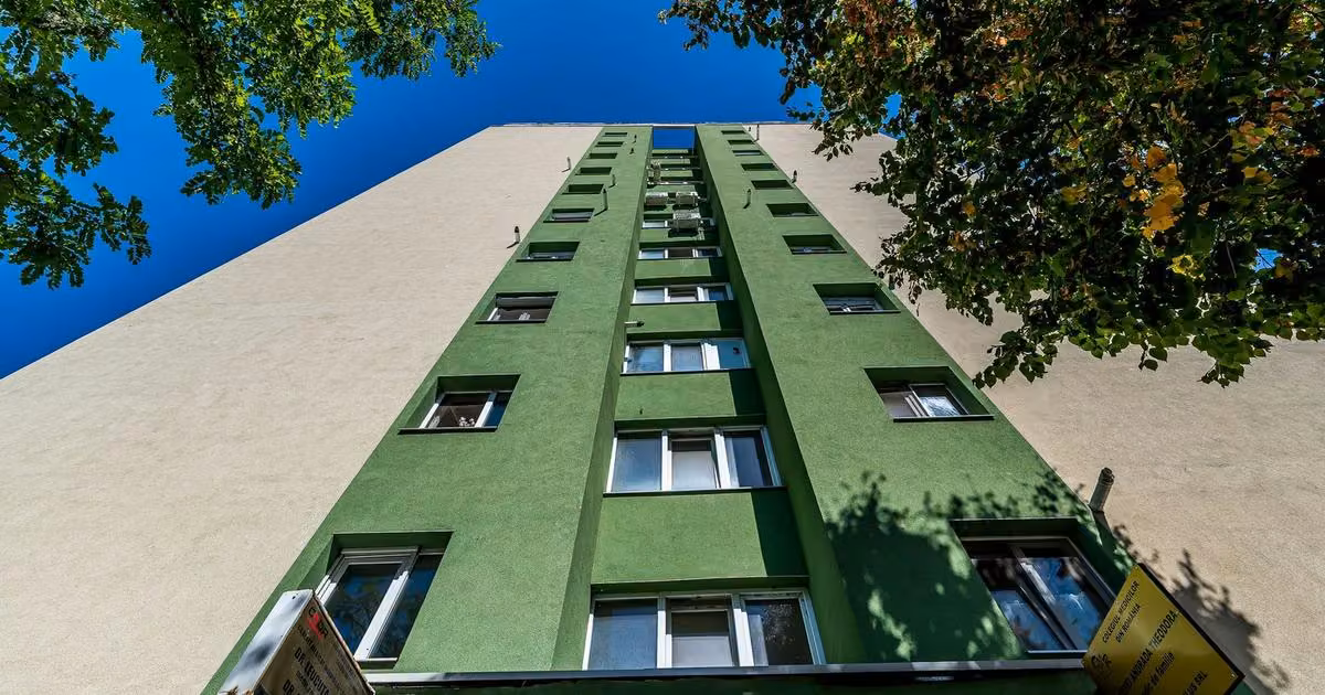 Apartament de vânzare cu 2 camere, mobilat în zona Podgoria, Arad