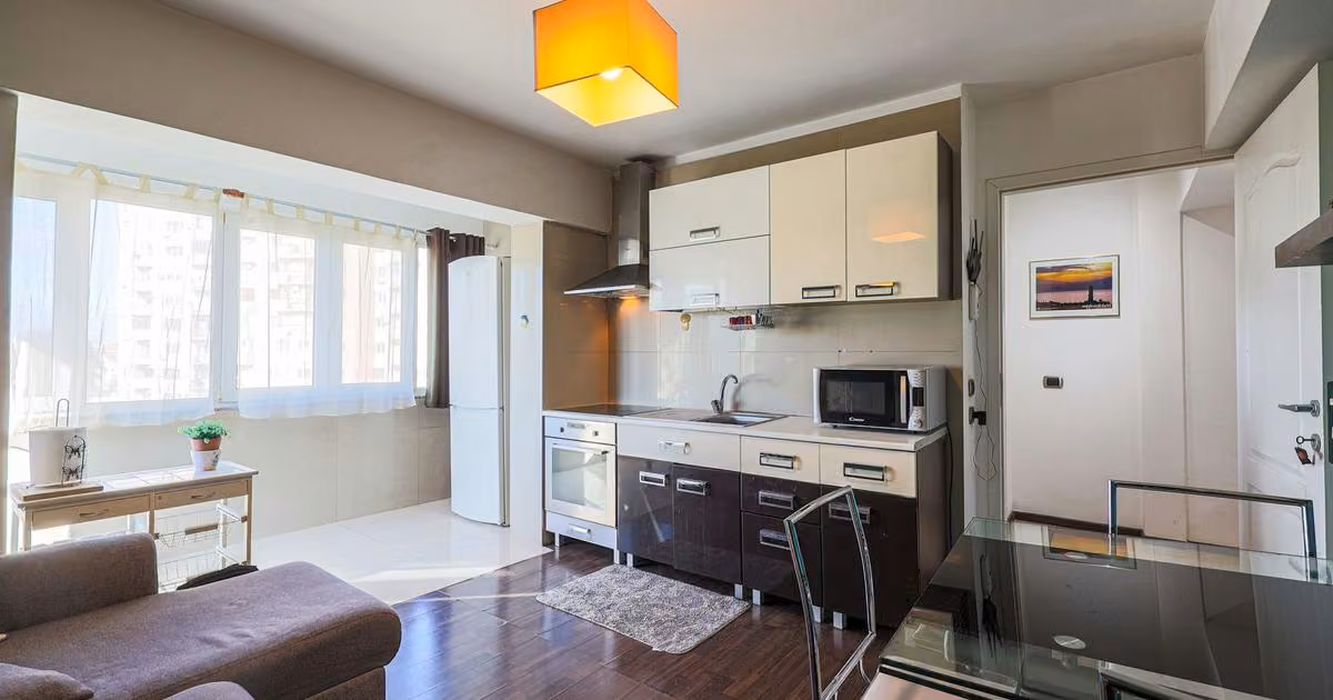 Apartament de vânzare cu 2 camere, mobilat în zona P-ța Spitalului, Arad