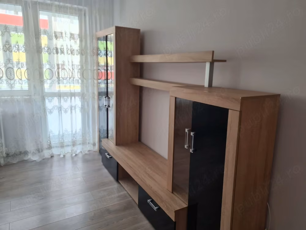 Închiriez apartament 3 camere - mobilat complet - 410 euro