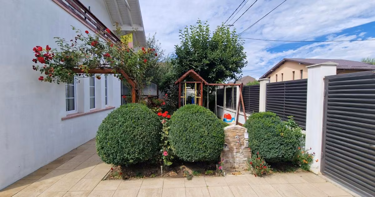 Casă de vânzare cu 5 camere în Sânpetru