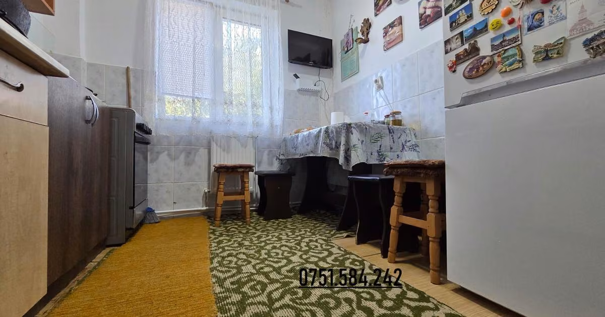 Apartament de vânzare cu 3 camere în zona Neptun, Tulcea
