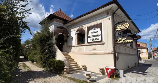 Casă Curtea de Argeș